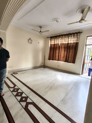 2 BHK Independent House For Rent in Sector 52