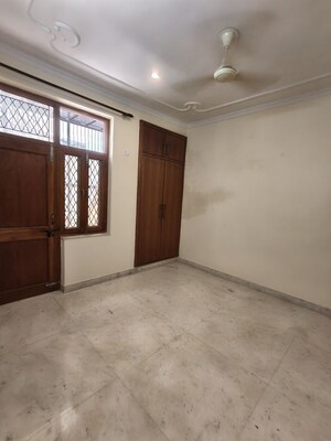 Room in 3 BHK Independent House at Sector 52 – for Rent