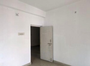 Room in 2 BHK Apartment at Sodepur – for Sale