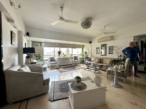Team Area in 3 BHK Apartment at Gabbana Apartment, Khar West – for Rent