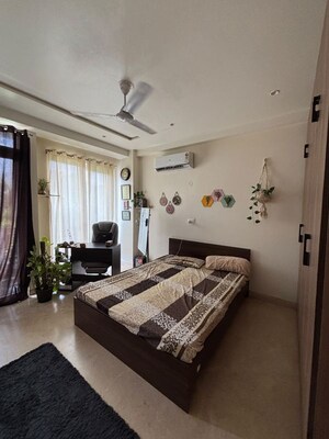 Bedroom in 3 BHK Builder Floor at Sector 56 – for Rent