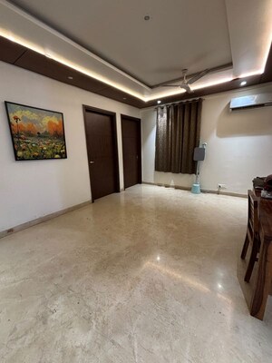 Room in 3 BHK Builder Floor at Sector 56 – for Rent