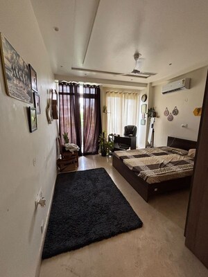 Bedroom in 3 BHK Builder Floor at Sector 56 – for Rent