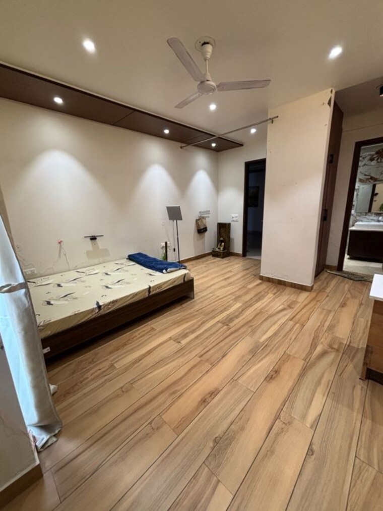 Bedroom, sector 56 3 Bedroom 2700 Sq.Ft. Builder Floor In Sector 56 Gurgaon 10611936