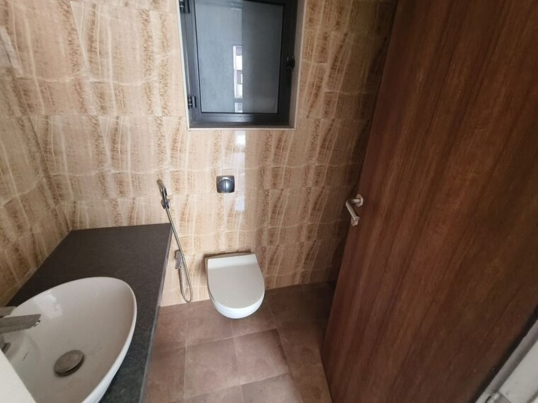 Bathroom, lodha-crown-kolshet 2 Bedroom 650 Sq.Ft. Apartment In Kolshet Road Thane 10611965