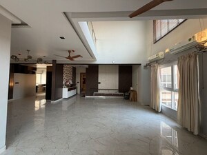 Room in 4 BHK Penthouse at Pashmina Waterfront, Old Madras Road – for Rent