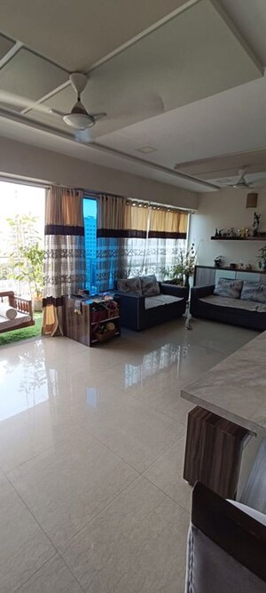 2 BHK Apartment For Rent in Amanora Future Towers, Hadapsar