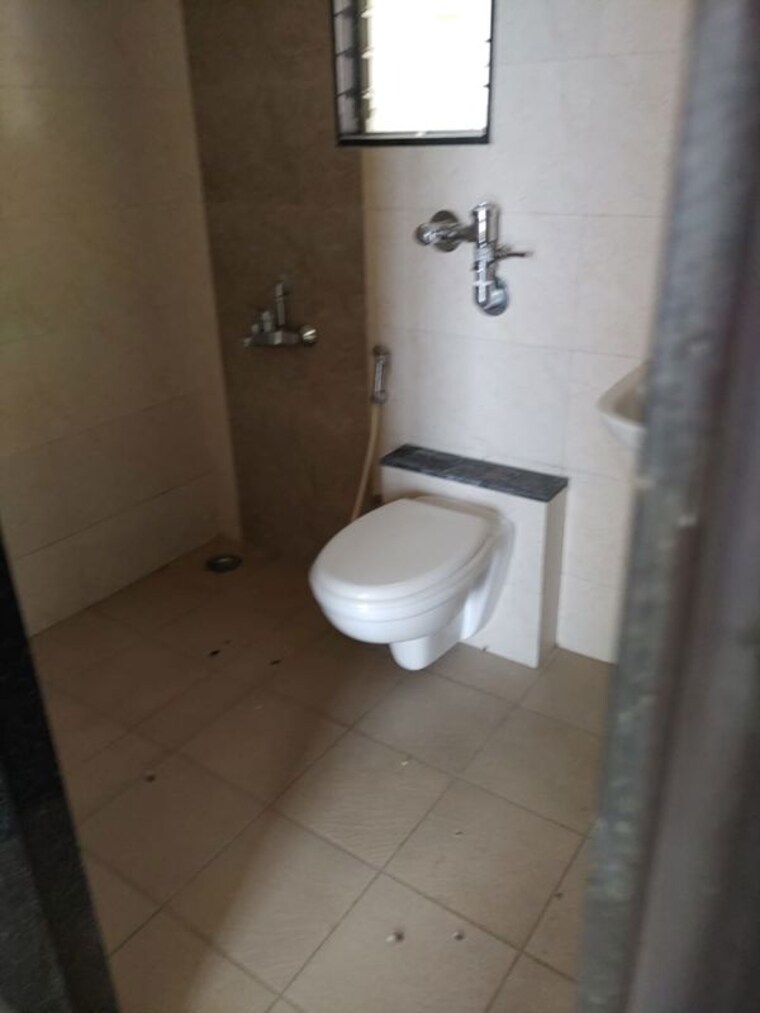 Bathroom, nyati-equatorial 3 Bedroom 1500 Sq.Ft. Apartment In Bavdhan Pune 10611994