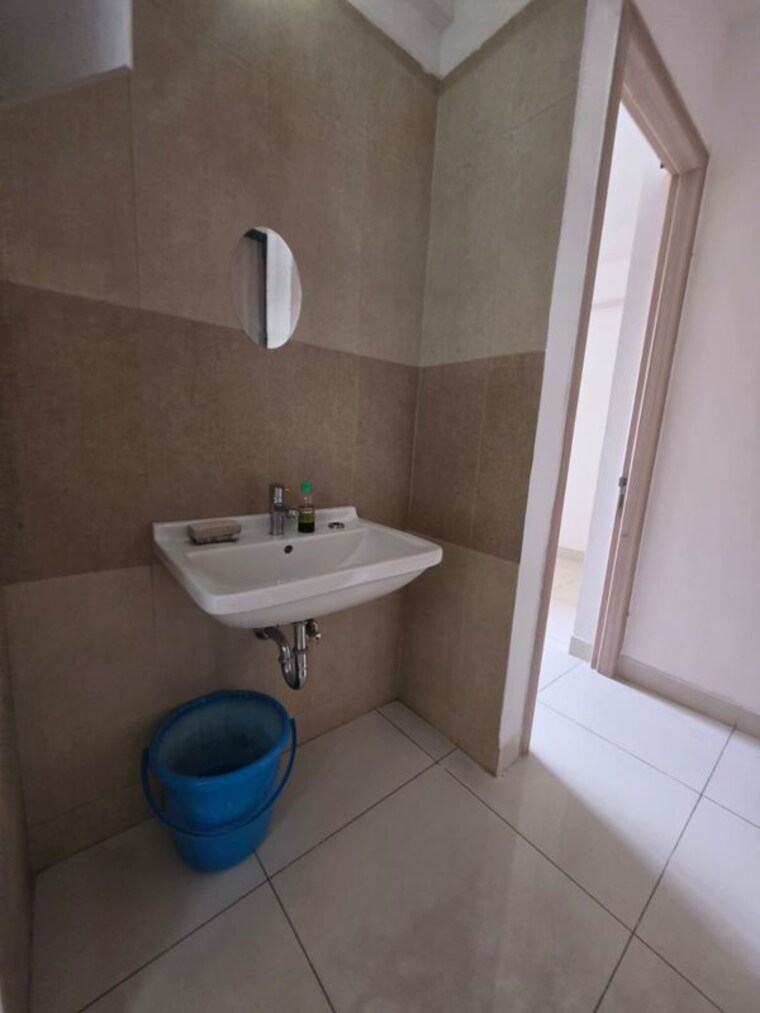 Bathroom, nanded-kalashree 2.5 Bedroom 685 Sq.Ft. Apartment In State Bank Nagar Pune 10611997
