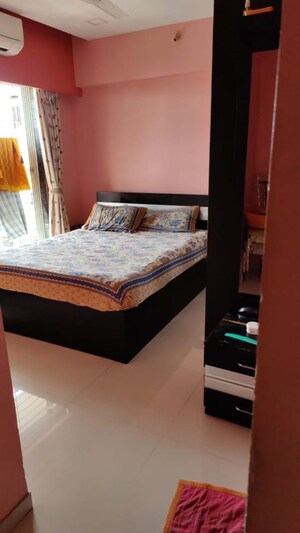 Bedroom in 2 BHK Apartment at Paras Nagar CHS Kandivali, Kandivali West – for Rent