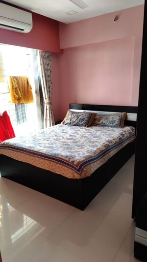 Bedroom in 2 BHK Apartment at Paras Nagar CHS Kandivali, Kandivali West – for Rent