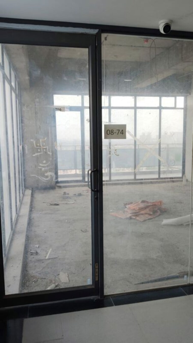 Room, adihm-ithums-galleria Commercial Office Space 815 Sq.Ft. In Alpha Ii Greater Noida Greater Noida 10612011