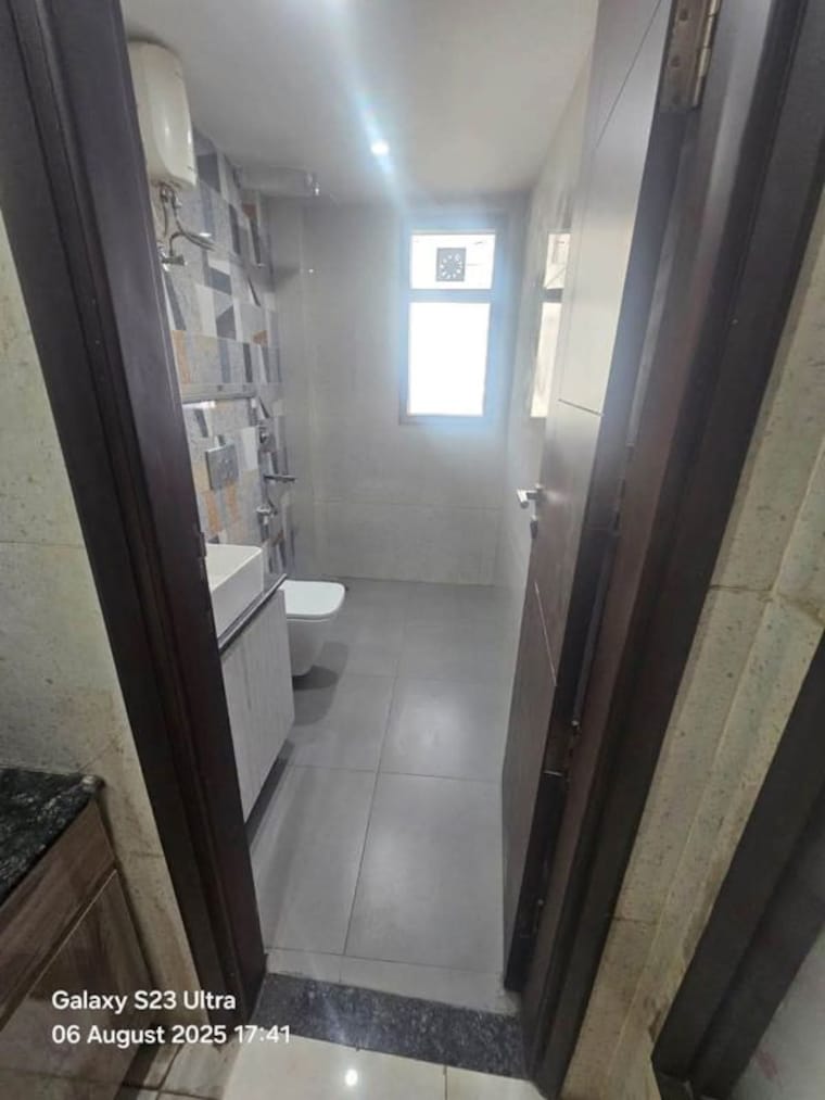 Bathroom, unitech-uniworld-gardens-2 2 Bedroom 1000 Sq.Ft. Apartment In Sector 47 Gurgaon 10612032