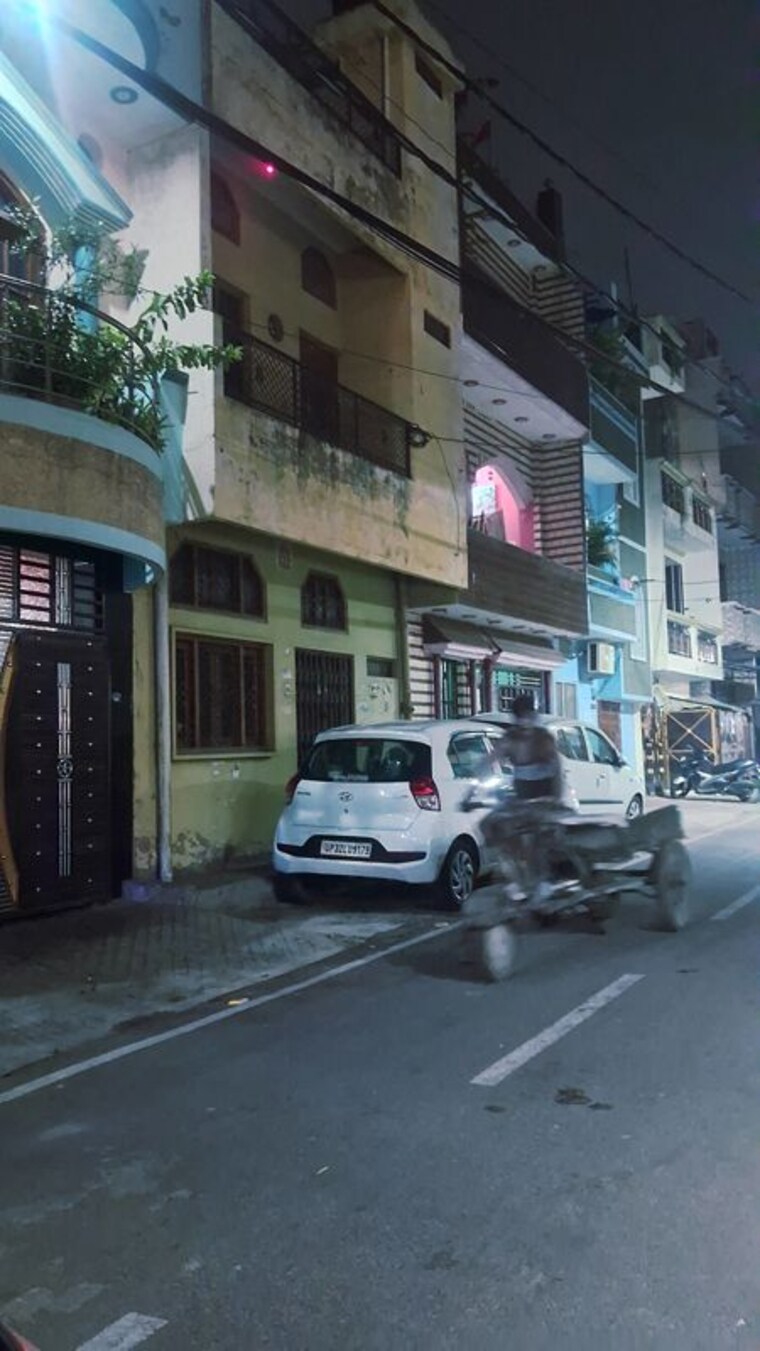  Parking, kanpur road 2 Bedroom 1200 Sq.Ft. Independent House In Kanpur Road Lucknow 10612030