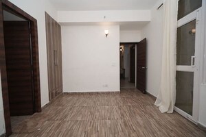 Room in 2 BHK Apartment at AIG Park Avenue, Sector 4 Greater Noida – for Sale