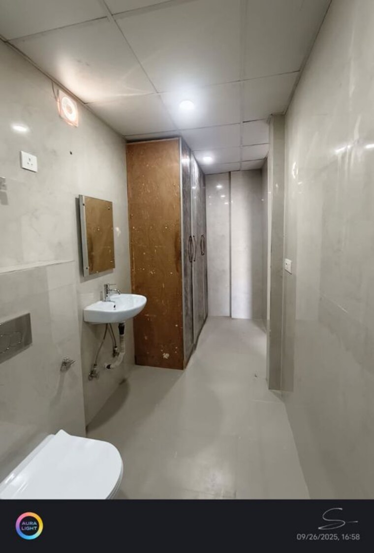 Bathroom, sushant-lok-2 2 Bedroom 1000 Sq.Ft. Builder Floor In Sector 57 Gurgaon 10612082