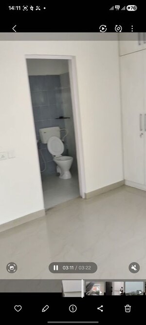 Room in 3.5 BHK Apartment at Rapti Apartment, Gomti Nagar – for Rent