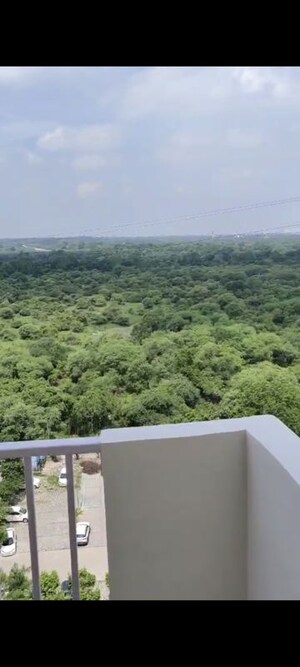 Plot Area in 3.5 BHK Apartment at Rapti Apartment, Gomti Nagar – for Rent