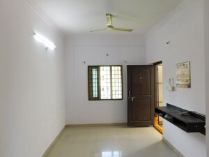 Room in 3 BHK Apartment at Shaikpet – for Rent