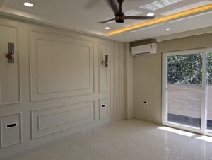 Room in 3.5 BHK Builder Floor at BPTP Amstoria Country Floor, Sector 102 – for Sale