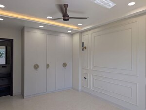 Building Lobby in 3.5 BHK Builder Floor at BPTP Amstoria Country Floor, Sector 102 – for Sale