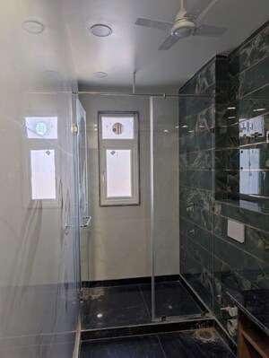 Building Lobby in 3.5 BHK Builder Floor at BPTP Amstoria Country Floor, Sector 102 – for Sale