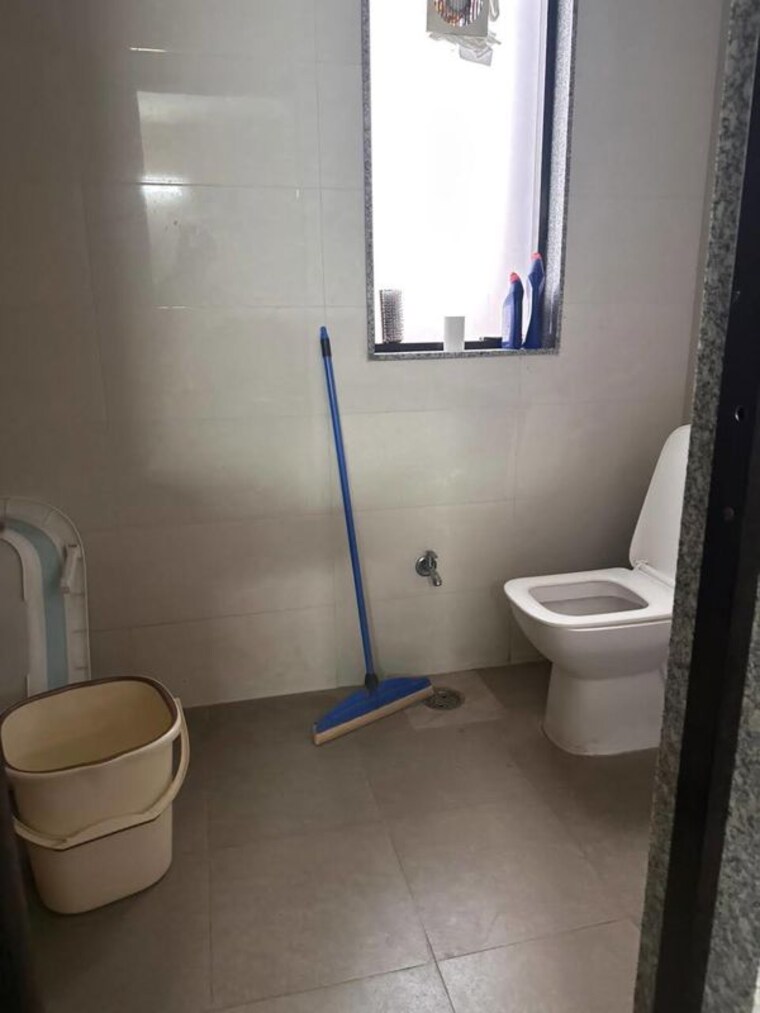 Bathroom, sector 15 3 Bedroom 1500 Sq.Ft. Builder Floor In Sector 15 Gurgaon 10612098