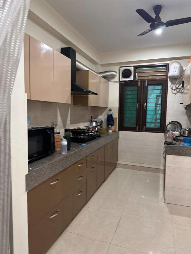 Kitchen, sector 15 3 Bedroom 1500 Sq.Ft. Builder Floor In Sector 15 Gurgaon 10612098