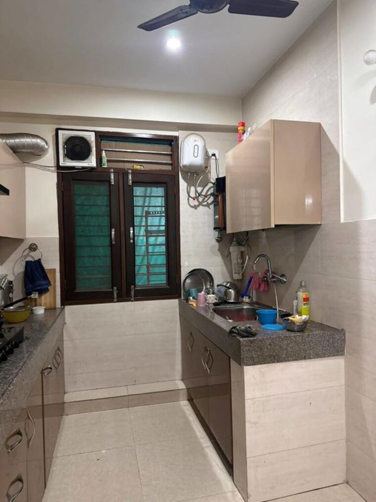 Kitchen, sector 15 3 Bedroom 1500 Sq.Ft. Builder Floor In Sector 15 Gurgaon 10612098