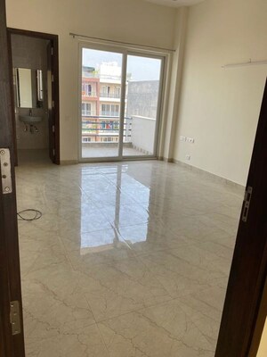Room in 3 BHK Builder Floor at Sector 57 – for Rent