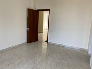 Room in 3 BHK Builder Floor at Sector 57 – for Rent