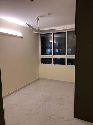 Room in 2 BHK Apartment at Mantri Webcity, Hennur Road – for Rent