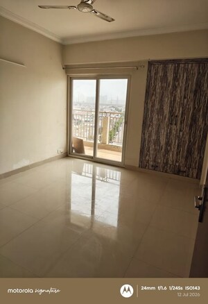 Room in 2 BHK Apartment at Paramount Golf Foreste Apartments, Zeta I Greater Noida – for Rent