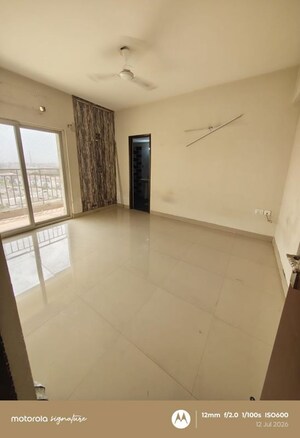Room in 2 BHK Apartment at Paramount Golf Foreste Apartments, Zeta I Greater Noida – for Rent
