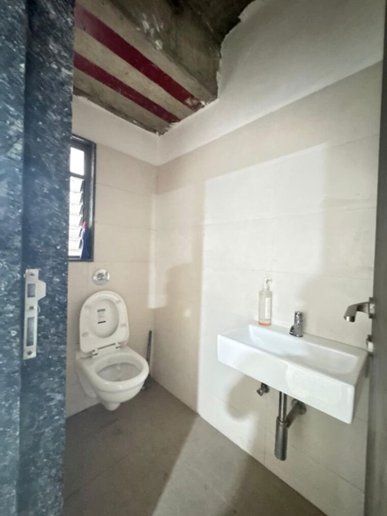 Bathroom, heritage-gold 3 Bedroom 1465 Sq.Ft. Apartment In Baner Pune 10612161