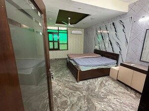 Bedroom in 3 BHK Builder Floor at Sector 57 – for Rent