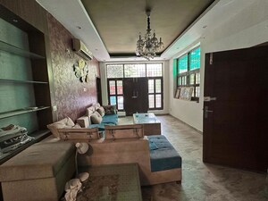 Living Room in 3 BHK Builder Floor at Sector 57 – for Rent