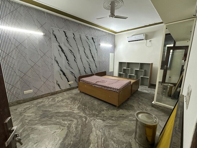 Bedroom, sector 57 3 Bedroom 2500 Sq.Ft. Builder Floor In Sector 57 Gurgaon 10612163