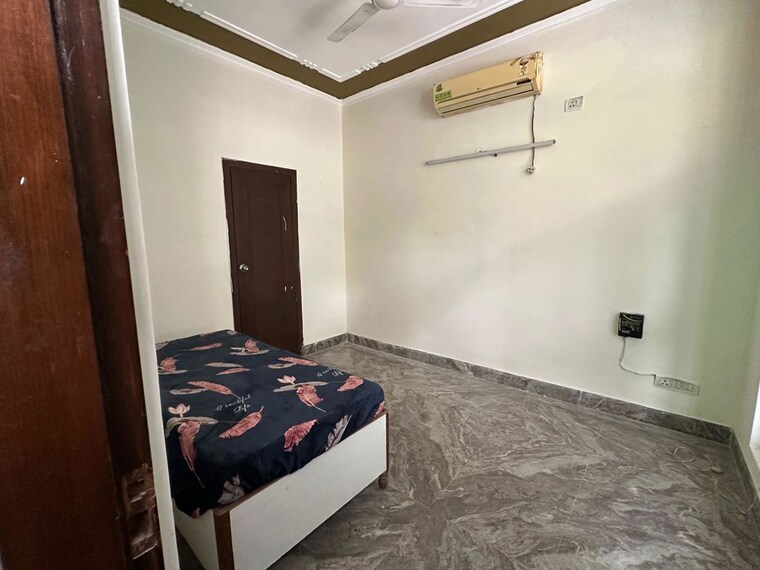 Bedroom, sector 57 3 Bedroom 2500 Sq.Ft. Builder Floor In Sector 57 Gurgaon 10612163