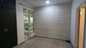 Room in 2 BHK Apartment at Gaur City 2 - 12th Avenue, Sector 16c Greater Noida – for Sale