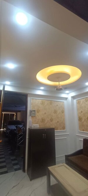 Furnished Amenities in 1 BHK Builder Floor at Uttam Nagar – for Rent