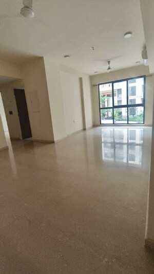 Room in 3 BHK Apartment at Lodha Sterling, Kolshet Road – for Rent