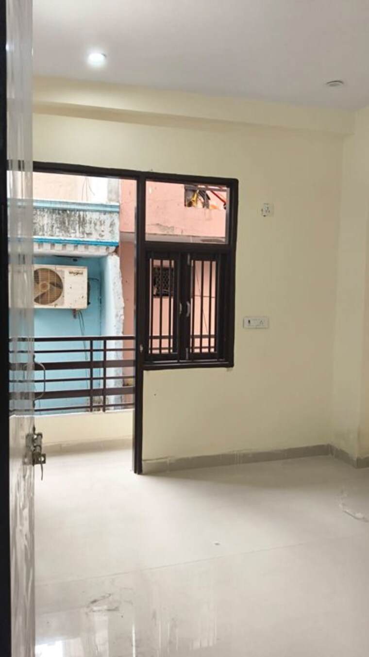 Room, uttam nagar 2 Bedroom 600 Sq.Ft. Builder Floor In Uttam Nagar Delhi 10612225