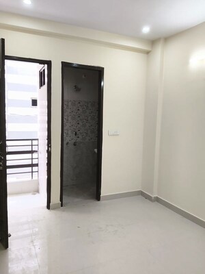 Room in 2 BHK Builder Floor at Uttam Nagar – for Rent