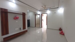Room in 3 BHK Builder Floor at Sector 21 – for Rent