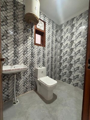 Bathroom in 1 BHK Apartment at Saket – for Rent