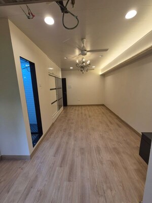 Room in 1 BHK Apartment at Breach Candy – for Rent