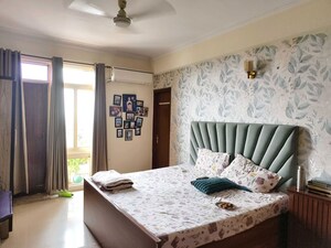 Bedroom in 3 BHK Builder Floor at Sector 22 – for Rent