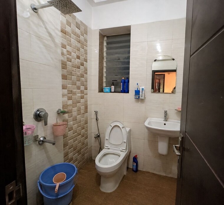 Bathroom, vibhuti khand Pg For Girls In Vibhuti Khand 10612260