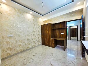 Room in 3 BHK Apartment at Pir Machalla – for Sale